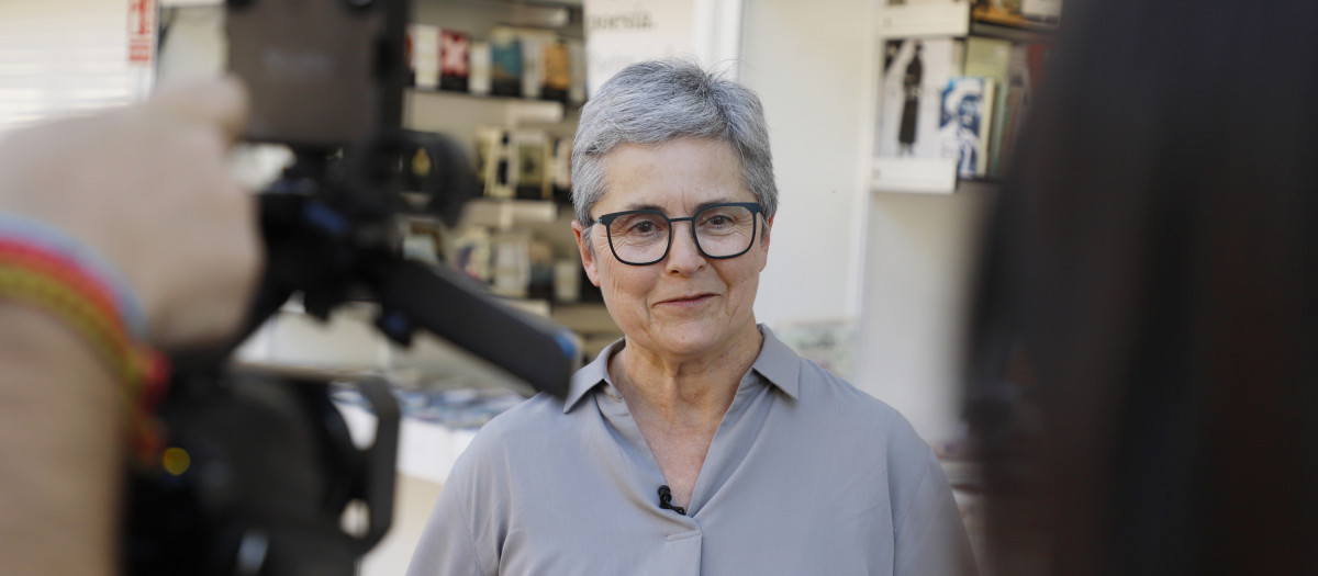 Eva Orúe, directora de la Feria del Libro de Madrid, durante la entrevista con El Debate