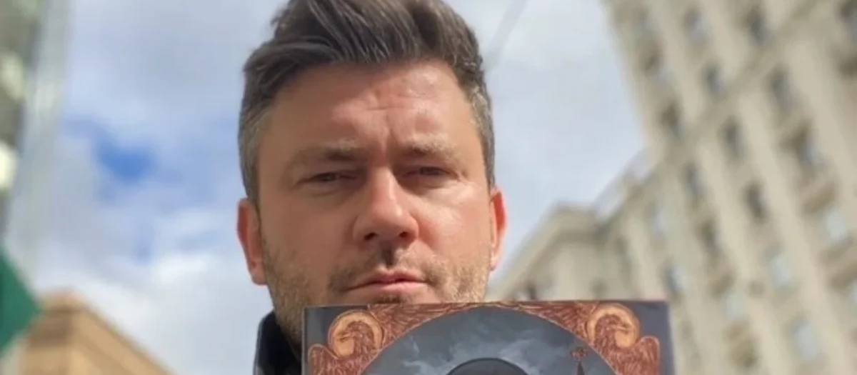 El escritor ruso Dmitri Glujovski, perseguido por Putin