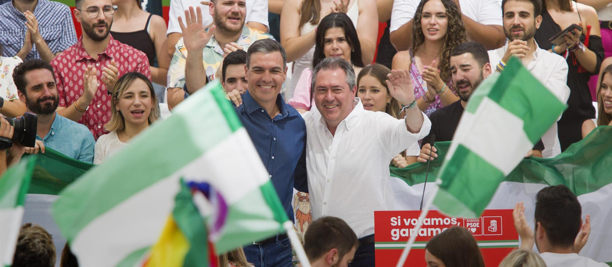 Sánchez y Espadas en el acto de campaña