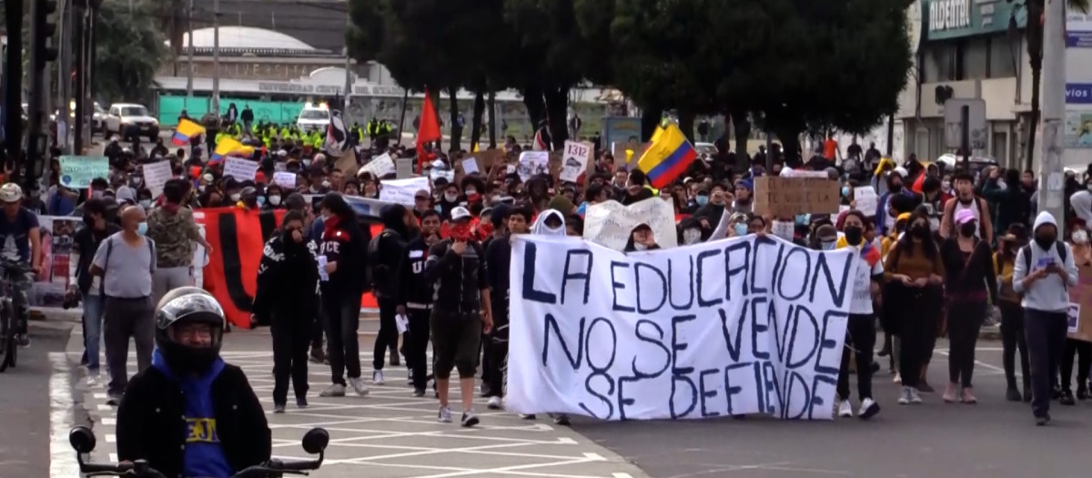 Grupos sociales protestando