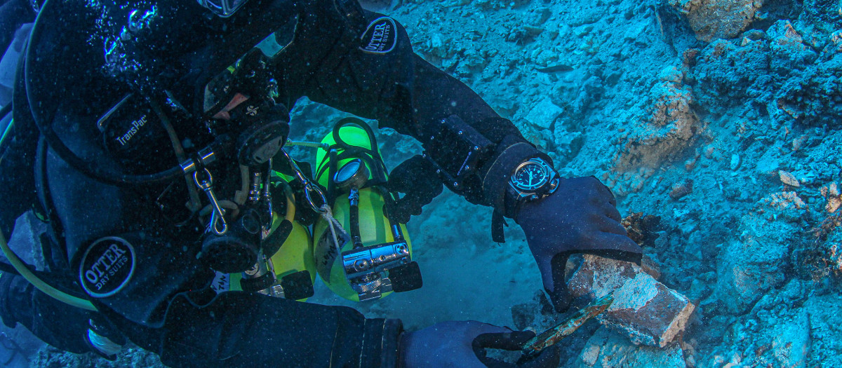 Descubrimiento de objetos de cerámica y cobre en el mar Egeo