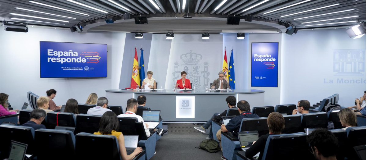 La ministra Yolanda Díaz en la rueda de prensa posterior a la presentación.