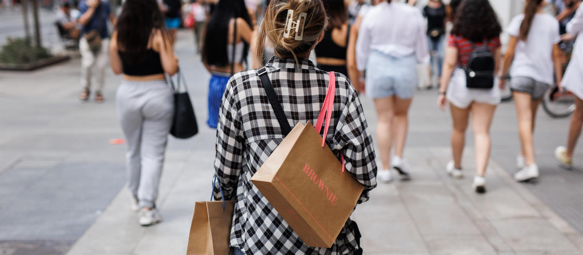 Zara fue la marca de ropa de calle para mujer más elegida por los españoles en 2021