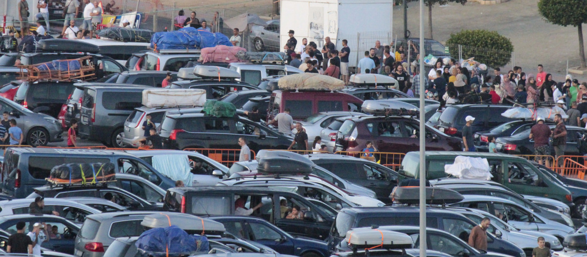 La frontera del Tarajal, en Ceuta, donde los magrebíes esperan hasta cinco horas