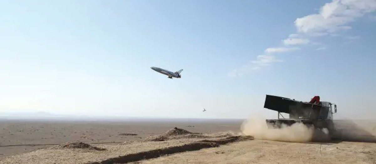 El lanzamiento de un dron, foto de archivo