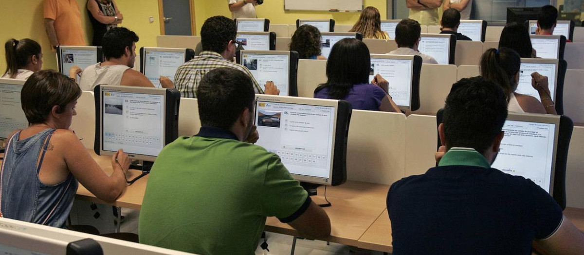 Examen teórico de conducir, una prueba en constante evolución