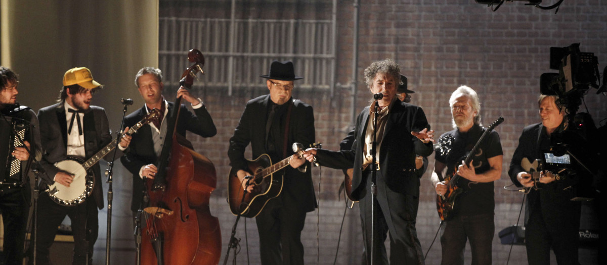 El cantante Bob Dylan en la 53ª edición de los premios Grammy el domingo 13 de febrero de 2011, en Los Ángeles