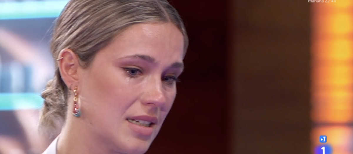 Verónica llora durante la final de 'MasterChef 10'