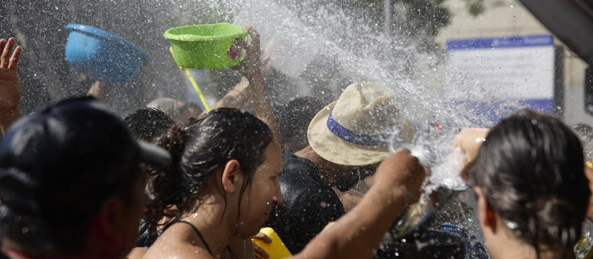 El agua para refrescarse, fundamental este verano