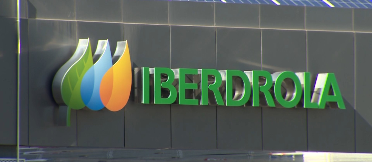 Imagen de una cartel de Iberdrola