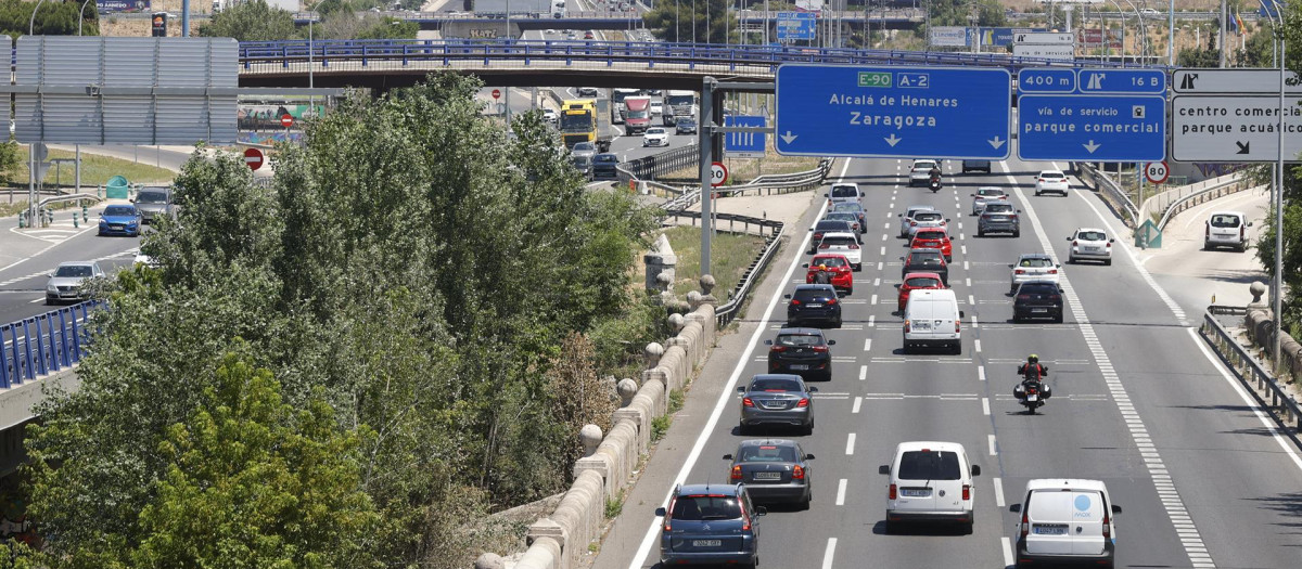 Imagen tomada este viernes de la A-2 en Madrid a la altura de San Fernando de Henares