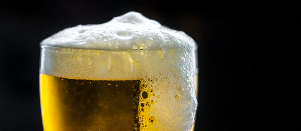 A glass of cold beer macro photography