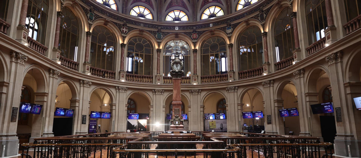 Interior del Palacio de la Bolsa en Madrid.
