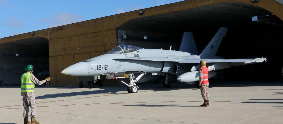 Avión EF 18-M en la base de Torrejón de Ardoz