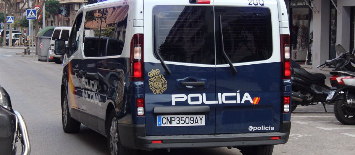 Hallan a una mujer y a un hombre inconscientes por golpes en la cabeza en un piso de Alcalá de Henares