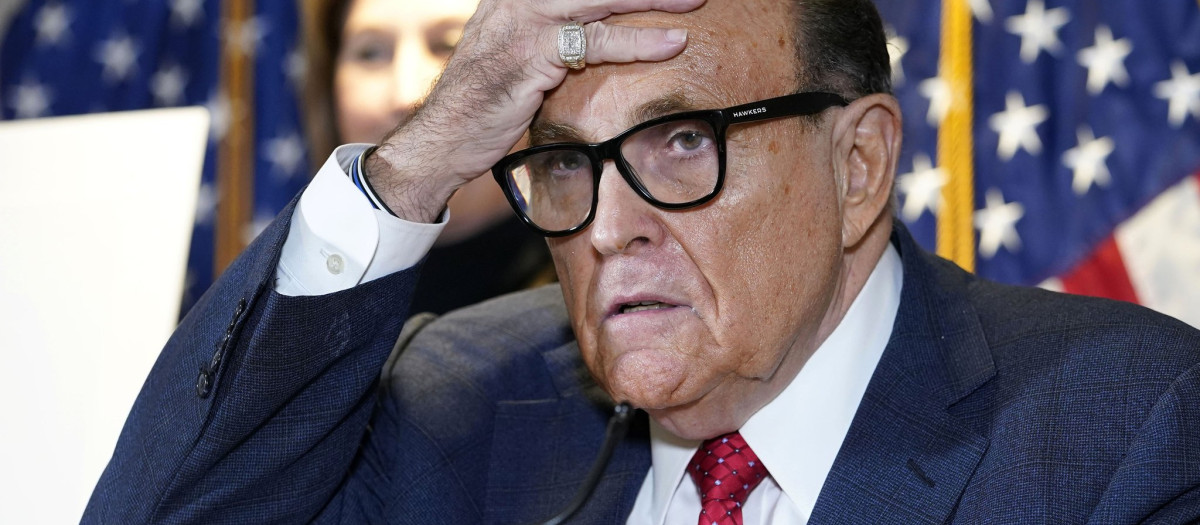 Rudy Giuliani, el exabogado personal de Donald Trump, es investigado por intentar invalidar las elecciones en el Estado de Georgia