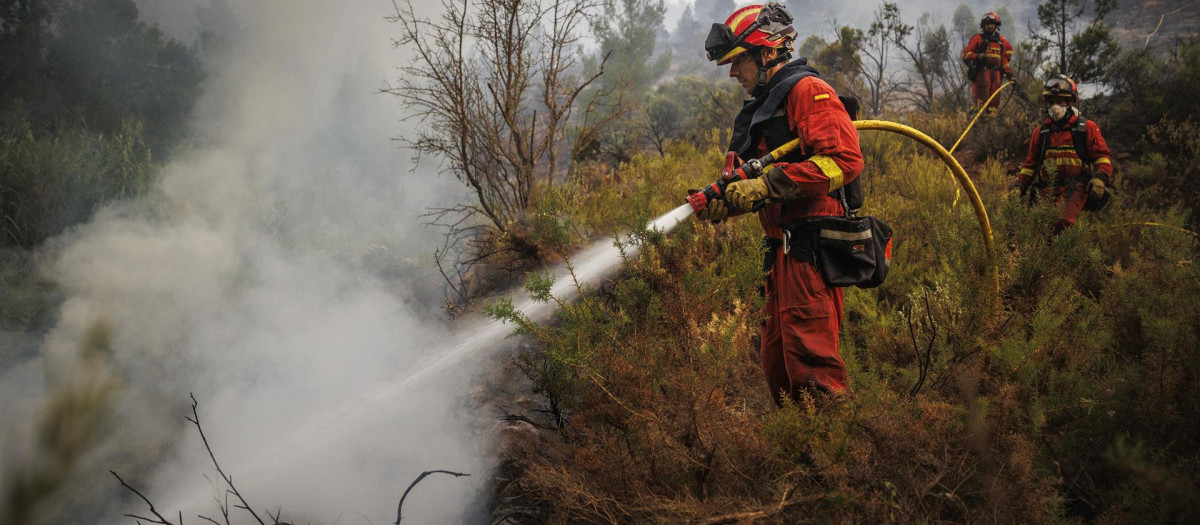 Tres heridos graves por quemaduras y al menos ocho leves en el tren afectado por el incendio de Bejís