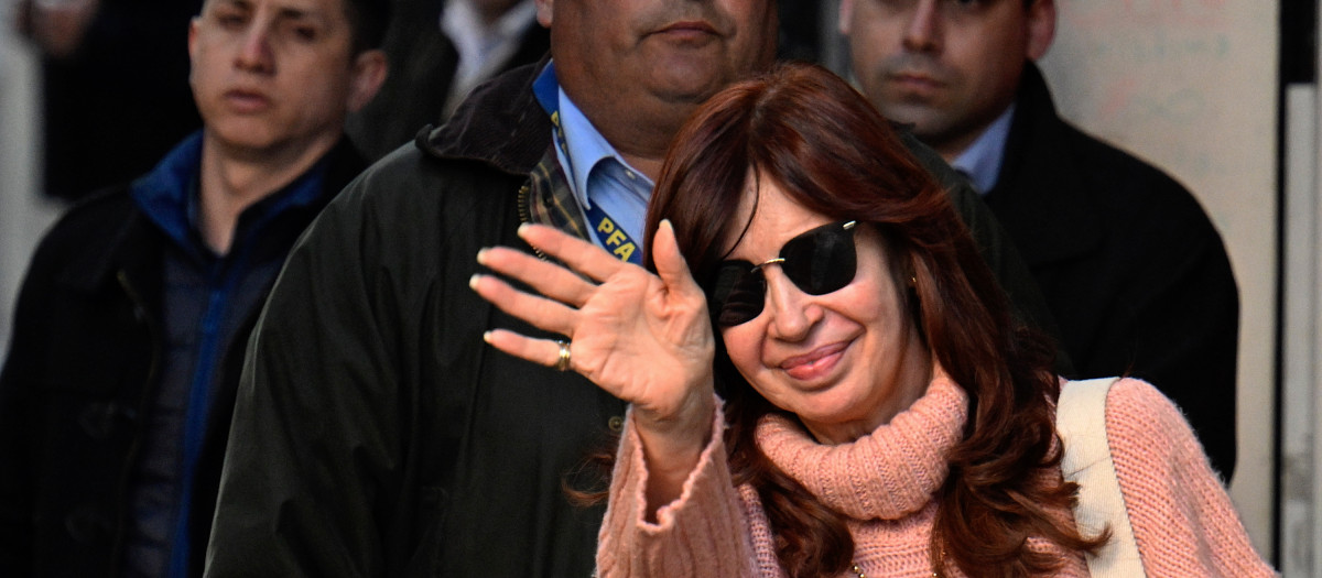 La vicepresidenta argentina Cristina Fernández de KirchnerPolitical and labor unions at home called for mass demonstrations countrywide to denounce Thursday's assault against Kircher, who survived because the handgun aimed at her face from very close range failed to go off. (Photo by Luis ROBAYO / AFP)