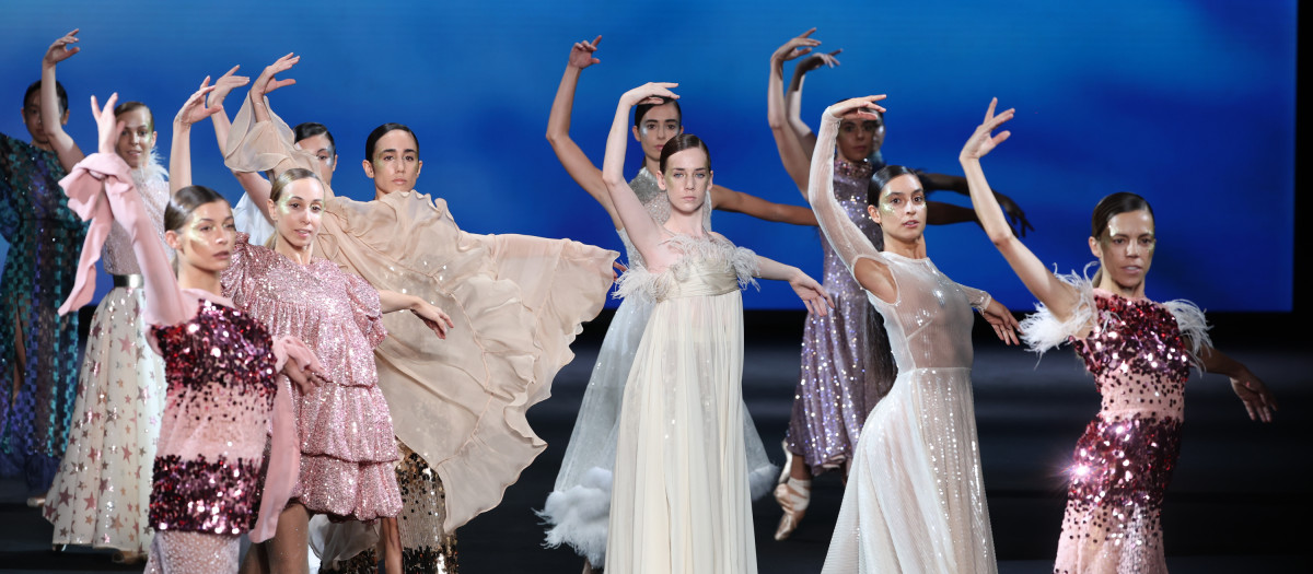 A model wears Duyos collection during Pasarela Cibeles Fashion Week Madrid in Madrid on Thursday, 15 September 2022.