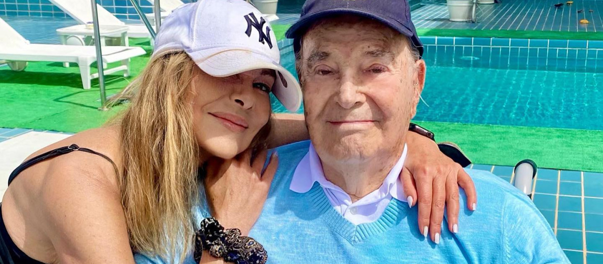 Ana Obregón ha publicado en su perfil de Instagram esta imagen junto a su padre