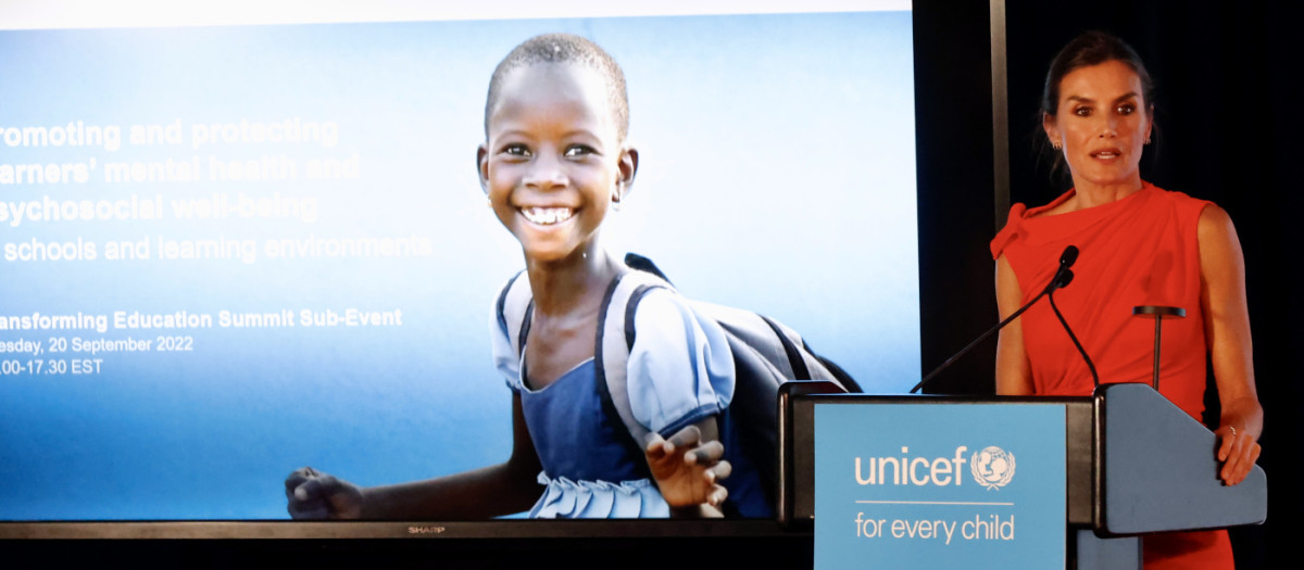 Su Majestad la Reina durante su intervención en la reunión de alto nivel organizada por UNICEF, la UNESCO y la OMS dentro de la semana de la Asamblea General de las Naciones Unidas y la Cumbre del Secretario General para la Transformación de la Educación