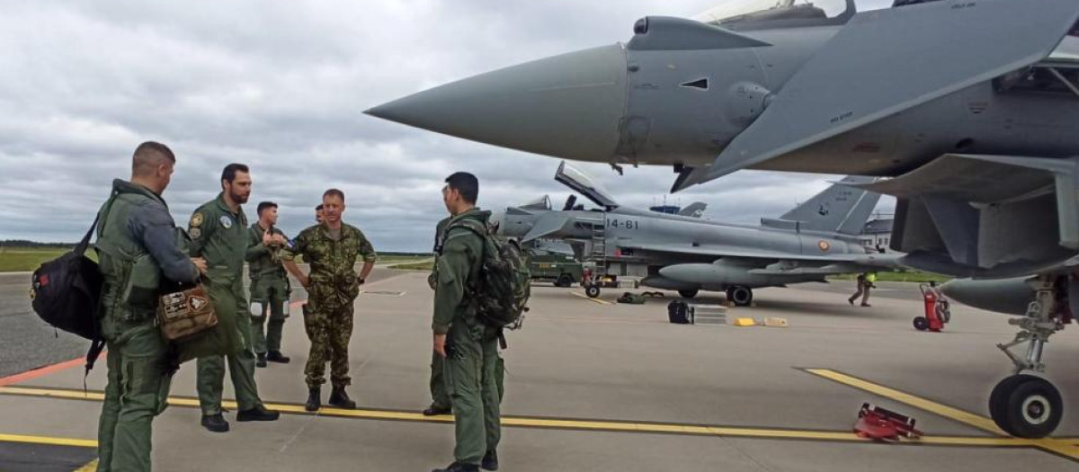 Los cazas españoles a su regreso a la base de Albacete