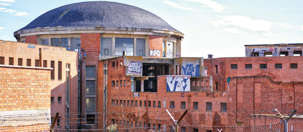 La cárcel de Carabanchel antes de su derribo en 2008