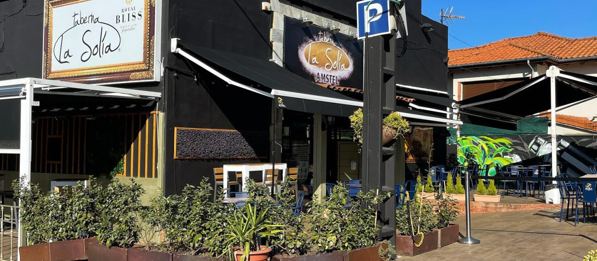 Está situado en Villaescusa, a pocos kilómetros del Parque Nacional de Cabárceno