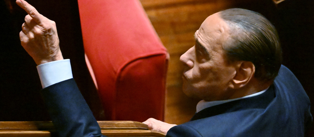 Berlusconi enfadado