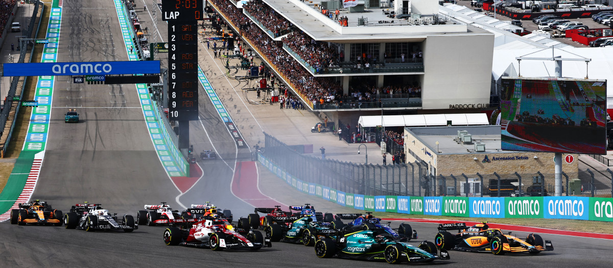 El momento de la salida de este GP de Estados Unidos: después de esta curva Sainz tuvo que abandonar