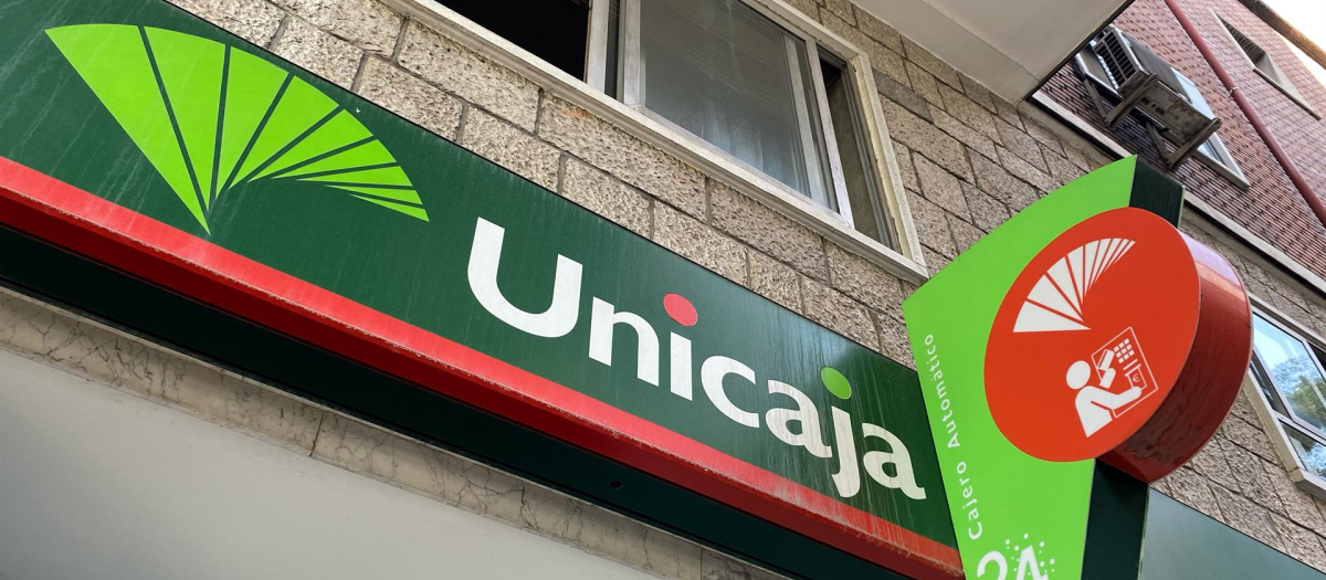 La reducción de costes refleja la materialización de sinergias derivadas de la aplicación de los planes de reestructuración de Unicaja