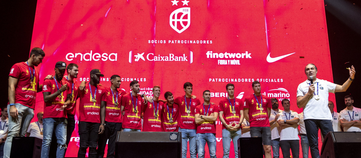 Sergio Scariolo, con el equipo que ganó el Eurobasket en el mes de septiembre