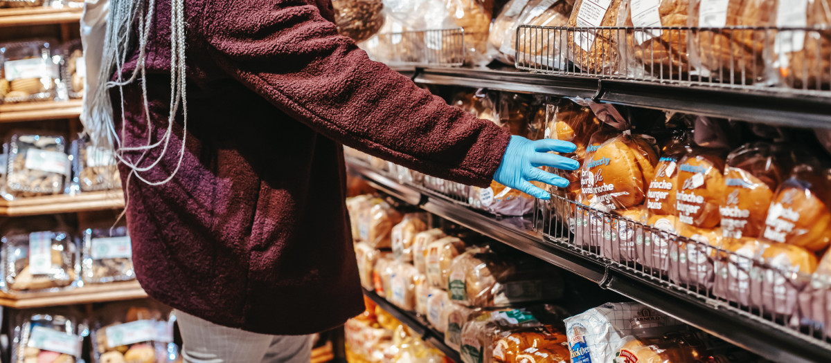 Pan de molde en un supermercado