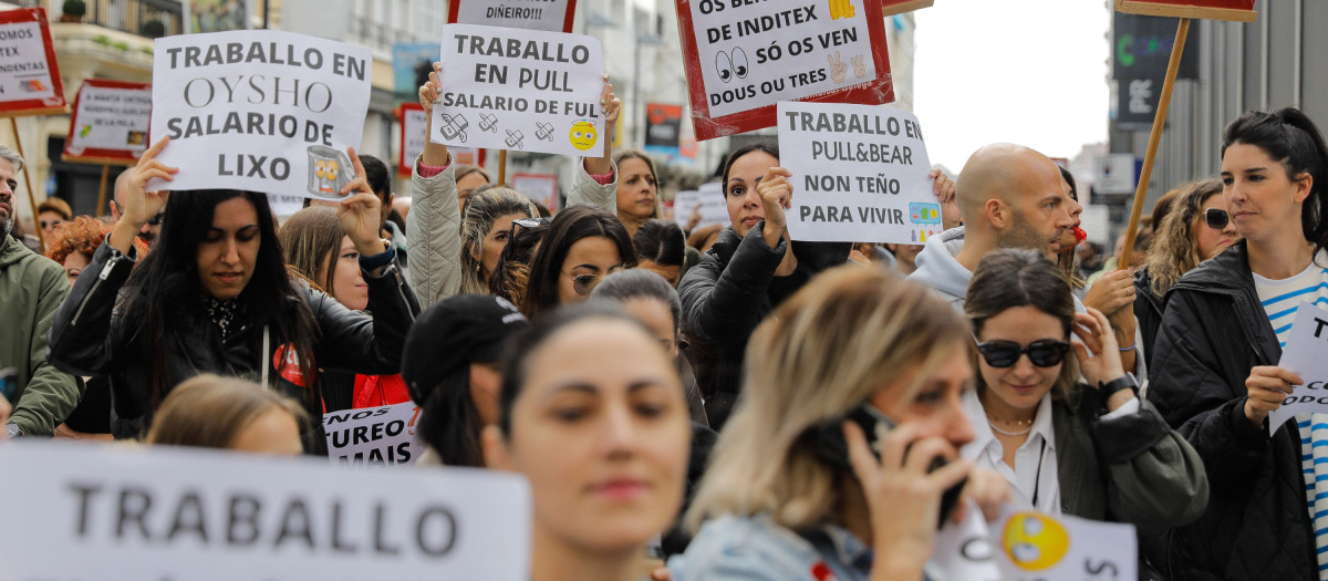 Trabajadores de las tiendas del grupo Inditex se manifestaron para reclamar una mejora de condiciones salariales y sociales