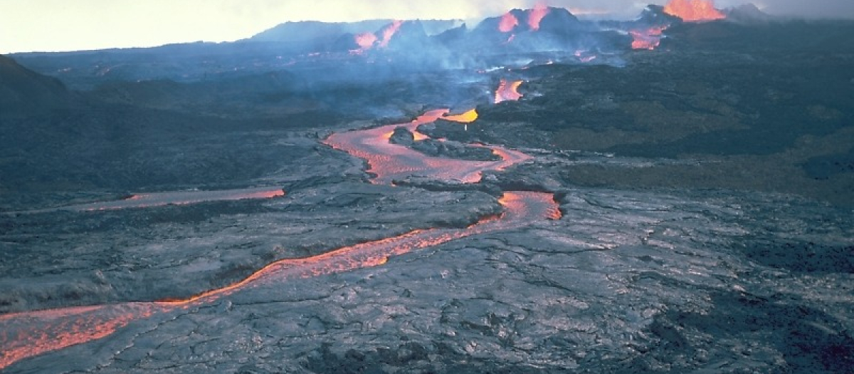 Volcán Mauna Loa durante la erupción de 1984