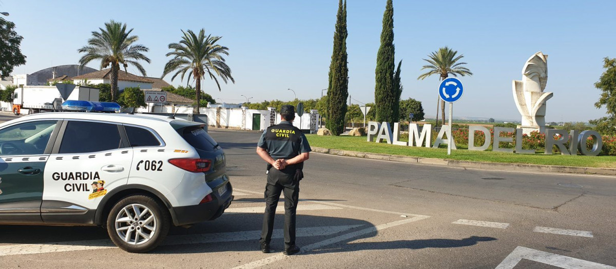Agentes de la Guardia Civil en Palma del Río