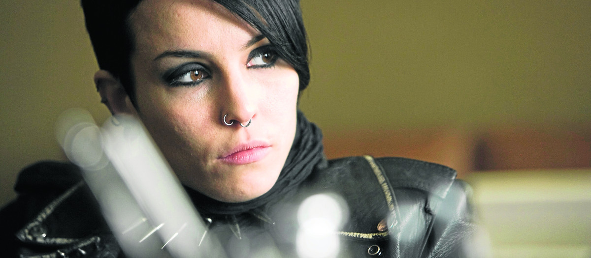 Lisbeth Salander, interpretada por Noomi Rapace en la versión sueca de la saga Millennium