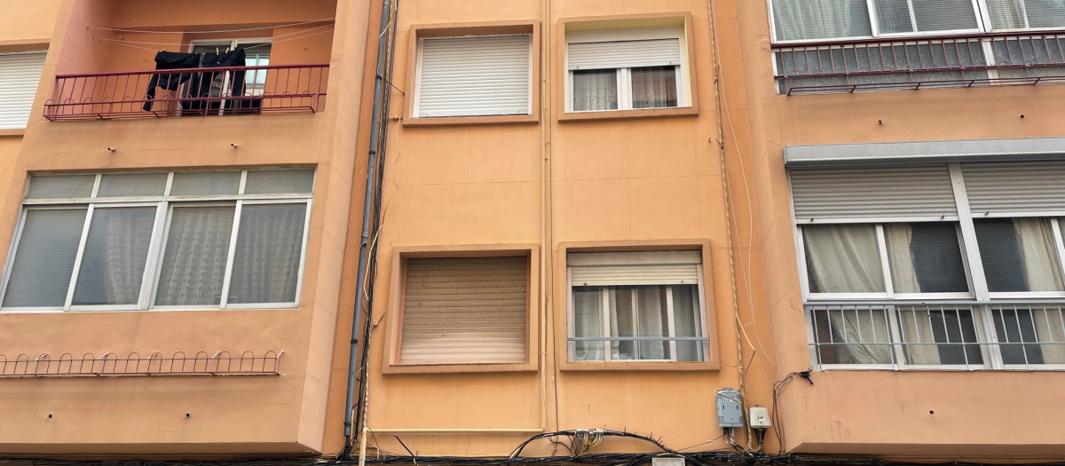 Fachada del edificio donde ocurrieron los hechos en Paterna, Valencia.