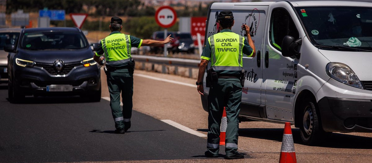 Control de condimentación de la Guardia Civil de Tráfico