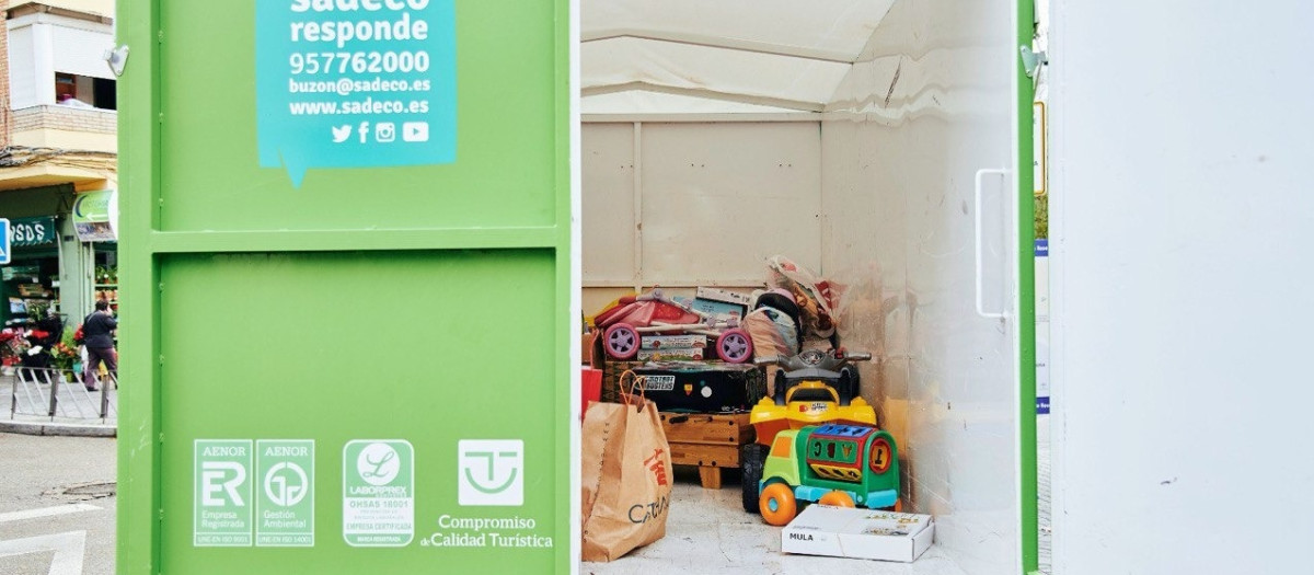 Campaña de recogida de juguetes por Navidad de Sadeco