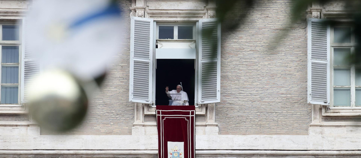 El Papa Francisco, durante el rezo de un Ángelus