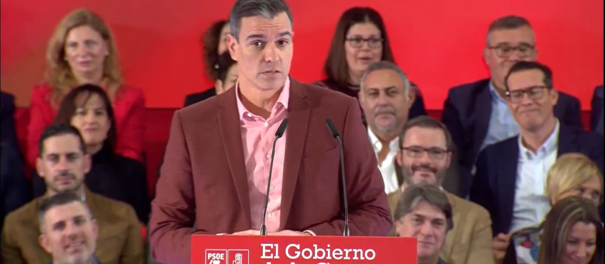 El presidente del Gobierno, Pedro Sánchez, en el mitin de Valencia.