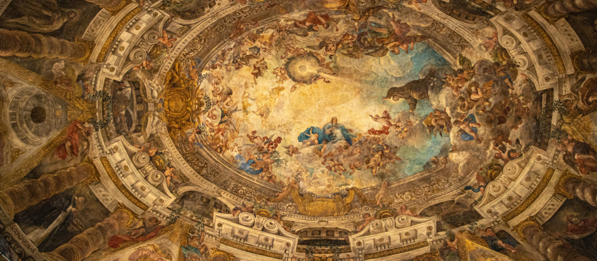 Fresco de la Apoteosis de San Antonio en el interior de la cúpula de la Iglesia de San Antonio de los Alemanes