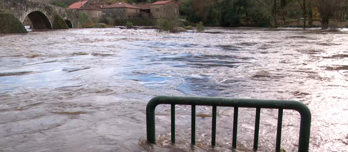 Imagen del caudal del río Tambre, Galicia