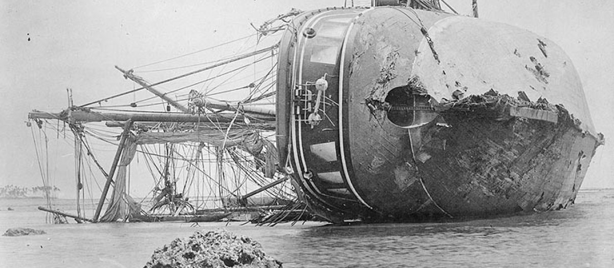 SMS Adler , atropellado en la playa, 1889
