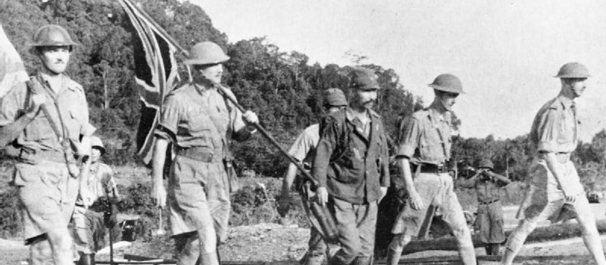 El teniente general Arthur Percival y sus oficiales momentos antes de rendir sus tropas en Singapur a los japoneses bajo el mando del general Tomoyuki Yamashita