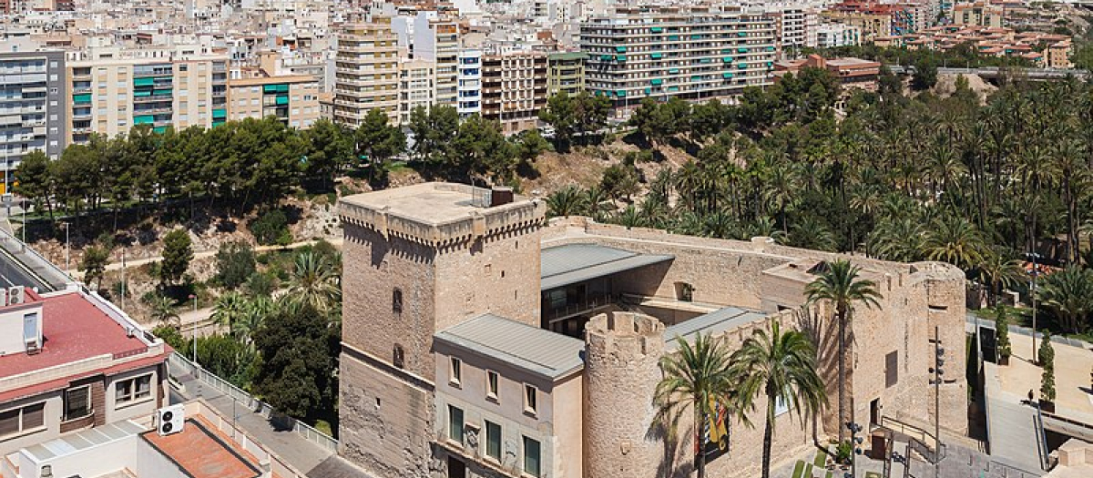 La ciudad alicantina de Elche se sitúa con un 5,81 en el tercer puesto en el ranquin general y en el primero en la categoría de "falta de respeto al espacio personal"