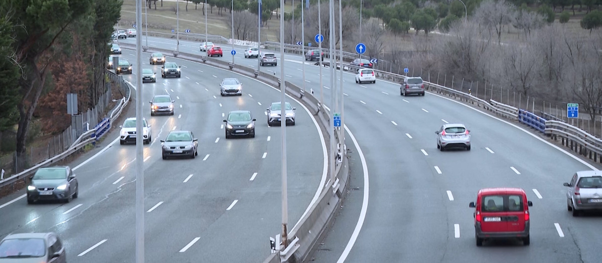 Imagen de coches circulando