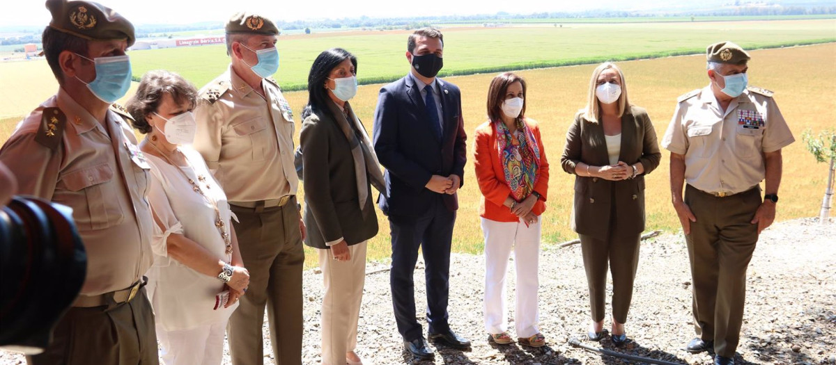 Visita de las autoridades a los terrenos donde se ubicará la futura base logística del Ejército de Tierra en Córdoba, en la zona de La Rinconada