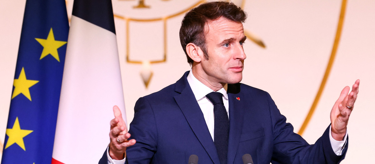 French President Emmanuel Macron delivers a speech to the contributors of the French European Union Presidency, in the "La Salle des Fetes" of the Elysee presidential Palace in Paris on January 17, 2023. - France held the Presidency of the Council of the European Union from 01 January to 30 June 2022. (Photo by Mohammed BADRA / POOL / AFP)